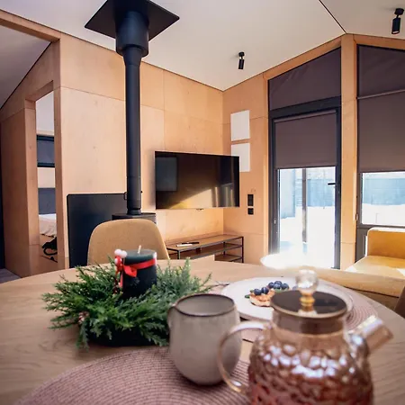 木屋 La And *