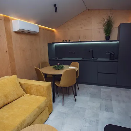 La And 木屋 波利亚纳